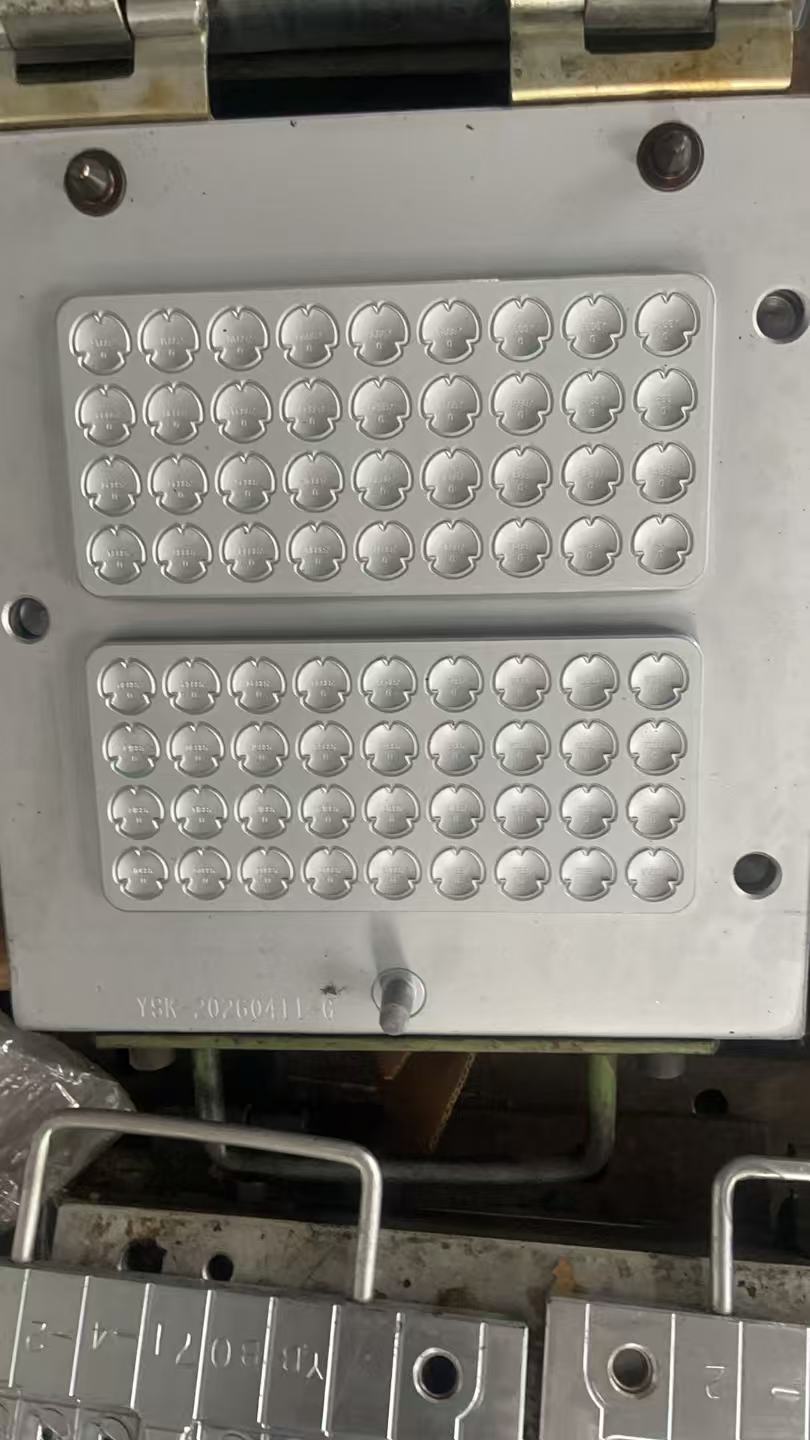 Custom Molded Industrial & Electrical Rubber Accessories Custom Molded Industrial & Electrical Rubber Accessories
